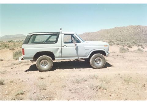 1984 Ford Bronco photo