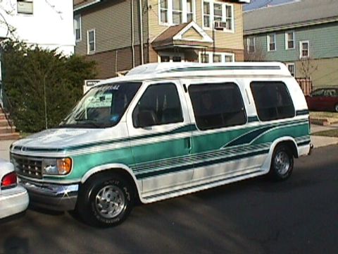 1992 Ford E150 photo