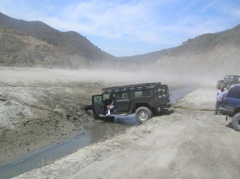 1985 Ford Bronco - Off-roading adventure turns into a mud rescue operation for a Hummer H1.