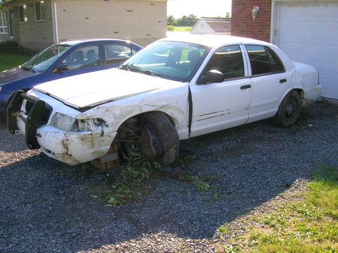 2003 Ford Crown Victoria photo