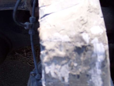 1981 Kenworth W900A - Small crack in frame. Needs stop drilled and welded.