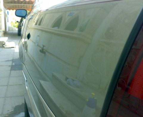 2007 Mercury Grand Marquis - The side profile of a 2007 Mercury Grand Marquis shows its distinctive body lines and rear taillight.