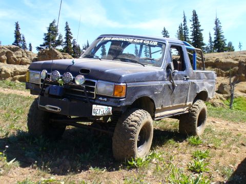 1978 Ford Bronco - Greg's Buddy and wife (names?)