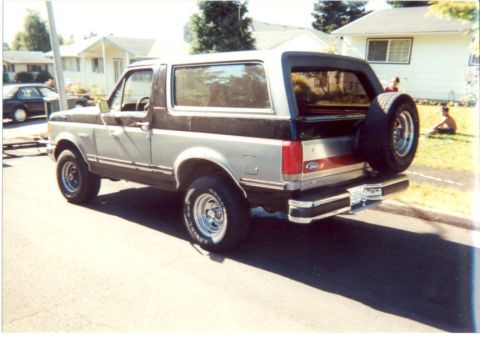 1989 Ford Bronco - Rear of the lowrider