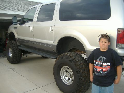 2002 Ford Excursion photo