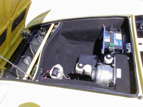 1973 DeTomaso Pantera photo