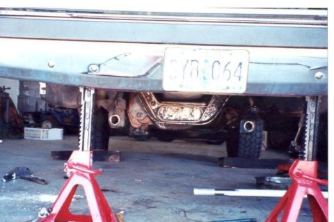 1989 Ford Bronco - Front veiw, shows all the stock brackets