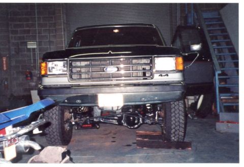1989 Ford Bronco - Front veiw with the tires on