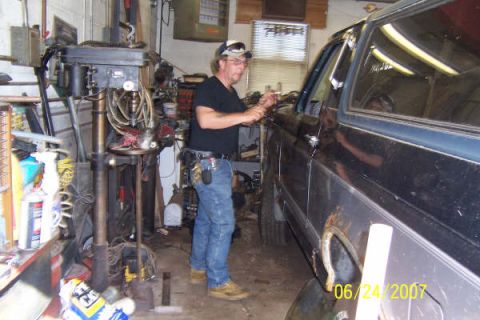 1996 Ford Bronco - me in the shop gettin the parts off the 95
