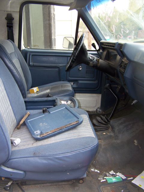 1986 Ford Bronco - All I can say is.... Optional accesories... Notice the 5 year old chocolate pudding cup on the driverside floorboard near the door... Nice..