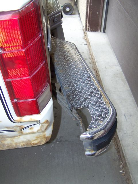 1986 Ford Bronco - my guess... guard post + bronco + alcohol = flexi-bumper.