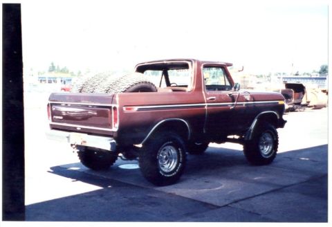 1989 Ford Bronco - Jon went and got his new wheels and tires so I could have mine back