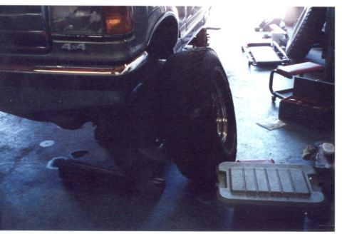 1989 Ford Bronco - My 35s are way bigger than a 32