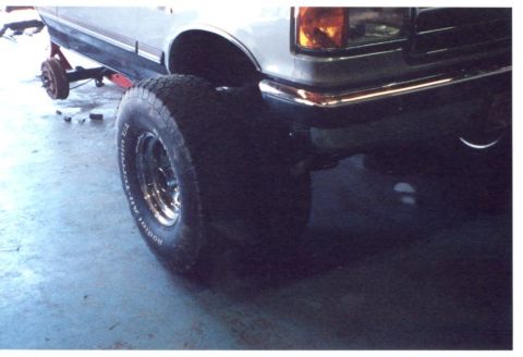 1989 Ford Bronco - Tire comparo