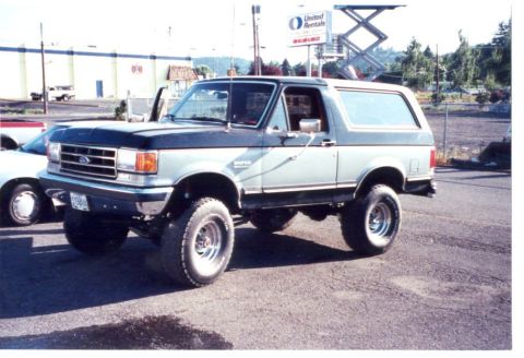 1989 Ford Bronco - Looks much better