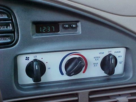1995 Ford Taurus photo