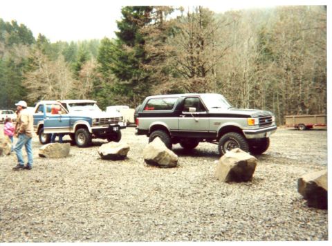 1989 Ford Bronco - Rogers camp