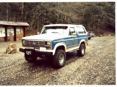 1989 Ford Bronco - Todds new winch, hope we wont need it...wink..wink..