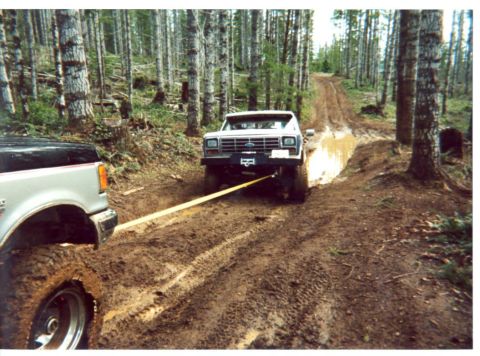 1989 Ford Bronco - Ill just give him a little tug...