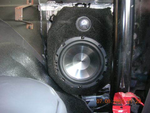 1996 Ford Bronco - Custom speaker installation in the rear of a vehicle, with a timestamp indicating the photo was taken in 2007.