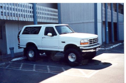 1989 Ford Bronco - Alvies new ride, a 96 Bronco