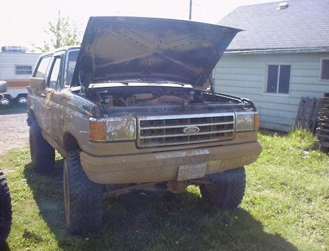 1989 Ford Bronco - Oh goody, I get to clean under the hood too