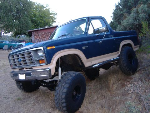 1986 Ford Bronco - poser pic 3