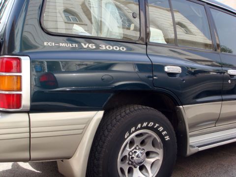2000 Mitsubishi Montero “P”
