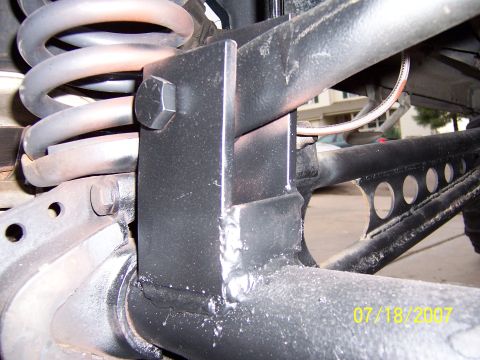 1994 Ford Bronco - Lower trac bar mount