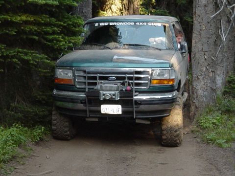 1989 Ford Bronco - This one is Greg denting the rear fender