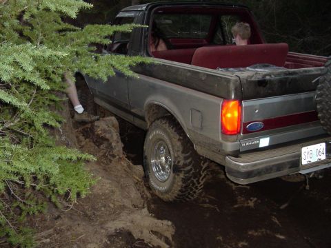 1989 Ford Bronco - Here is a tight spot that used much spotting