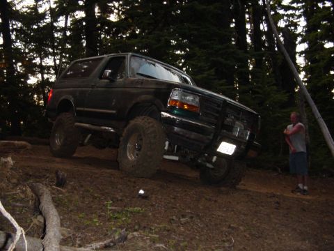 1989 Ford Bronco - Greg decides to roll down the hill