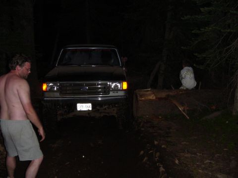 1989 Ford Bronco - And around the log