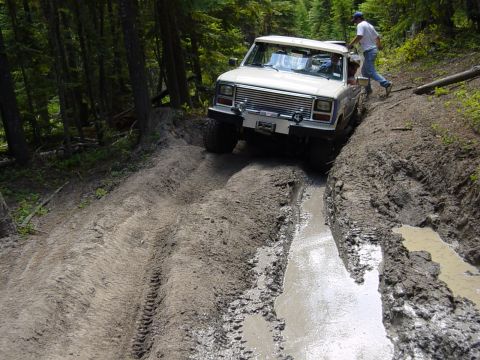 1989 Ford Bronco - Todds turn thru the ruts