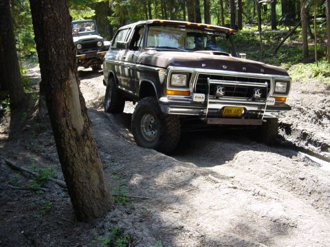 1989 Ford Bronco - Jon thru the same spot