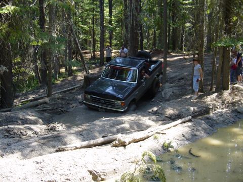 1989 Ford Bronco - Ill just ease it in real nice...