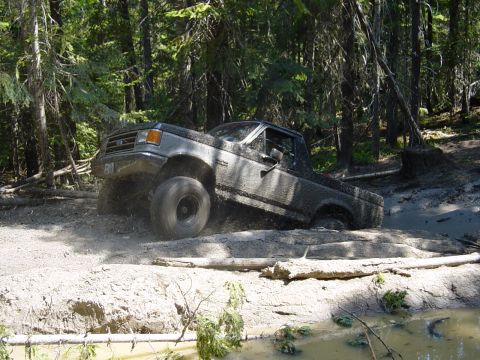 1989 Ford Bronco - One last try...( I was also trying to mud the spectators!!)