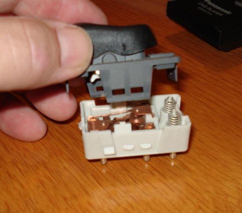 1999 Ford Crown Victoria - Separating the upper & lower switch sections