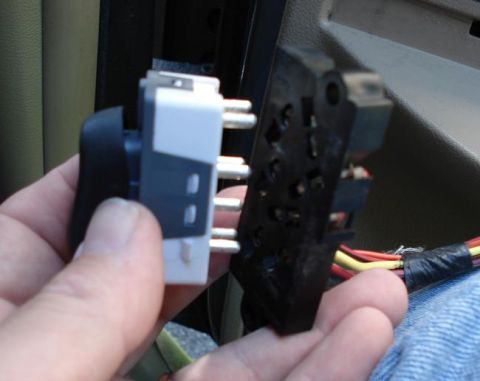 1999 Ford Crown Victoria - Switch pulled off the terminal block on the wire harness