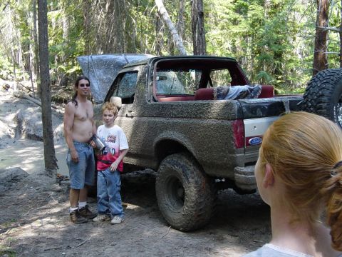 1989 Ford Bronco - The boy and I gotta pose by the side of my messy rattling truck