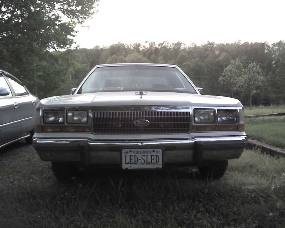 1989 Ford Crown Victoria LTD “LEDSLED”