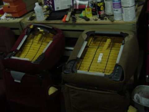 1989 Ford Bronco - Comparison of the wrecked red seat and my $20 junkyard tan seat