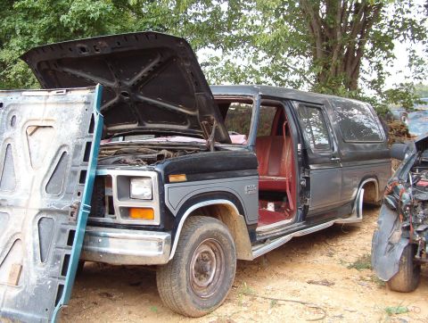 1983 Ford Bronco - Brown's Man, these things are ugly. It has a Centurion badge on the liftgate, but it's in the '92-96 font, so I don't think it's a real Cen…
