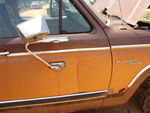 1983 Ford Bronco - Rare 1980 6-bolt 2-Position Mirror used on F250-350 only Note the extra arm between the hi-low arm & the mirror head allowing the mirror to…