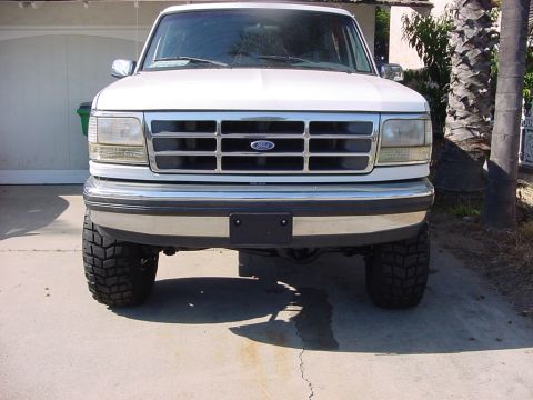 1995 Ford Bronco - 1995 front view Bronco
