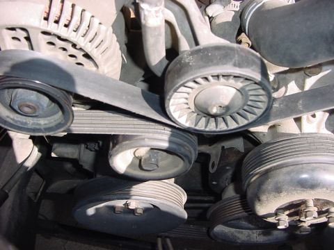 1995 Ford Bronco - Belt travel, that belt needs to be replaced