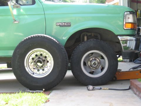 1996 Ford Bronco - 33 vs 31 tires