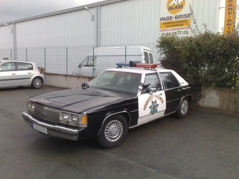 1991 Ford Crown Victoria - my Vic and the Jetsonic with the new inserts