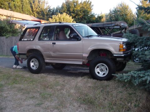1989 Ford Bronco - Anne ready for the drags