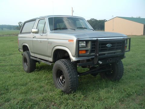 1986 Ford Bronco photo
